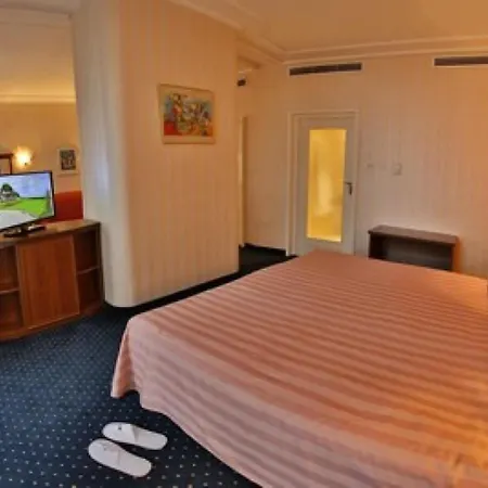 Курортный комплекс Imperial And Spa, Riviera Club Золотые Пески
